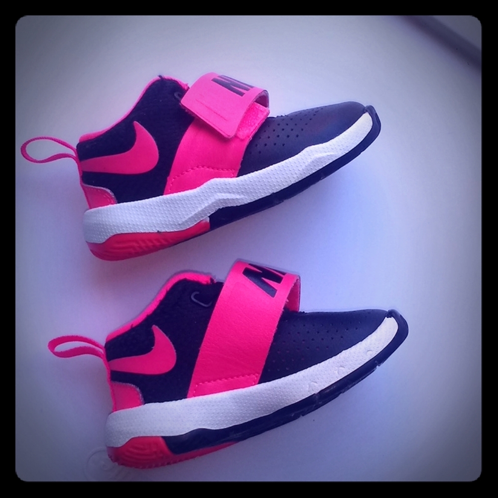 Toddler- girl NIKE